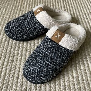 ULTRAIDEAS Women's Indoor Fuzzy Slipper with Memory Foam, Anti-Skid Ladies 9